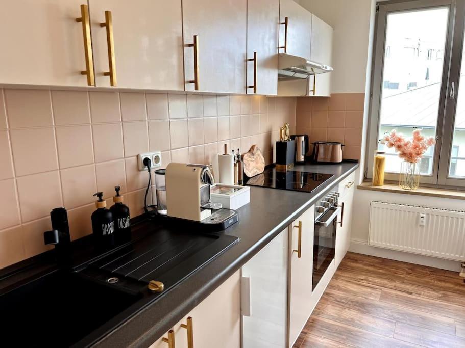 Bali Home Stylische Wohnung Mit Terrasse Schönefeld Dış mekan fotoğraf