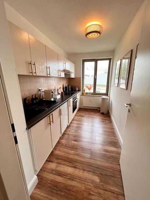 Bali Home Stylische Wohnung Mit Terrasse Schönefeld Dış mekan fotoğraf