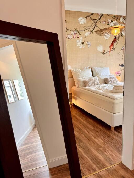 Bali Home Stylische Wohnung Mit Terrasse Schönefeld Dış mekan fotoğraf