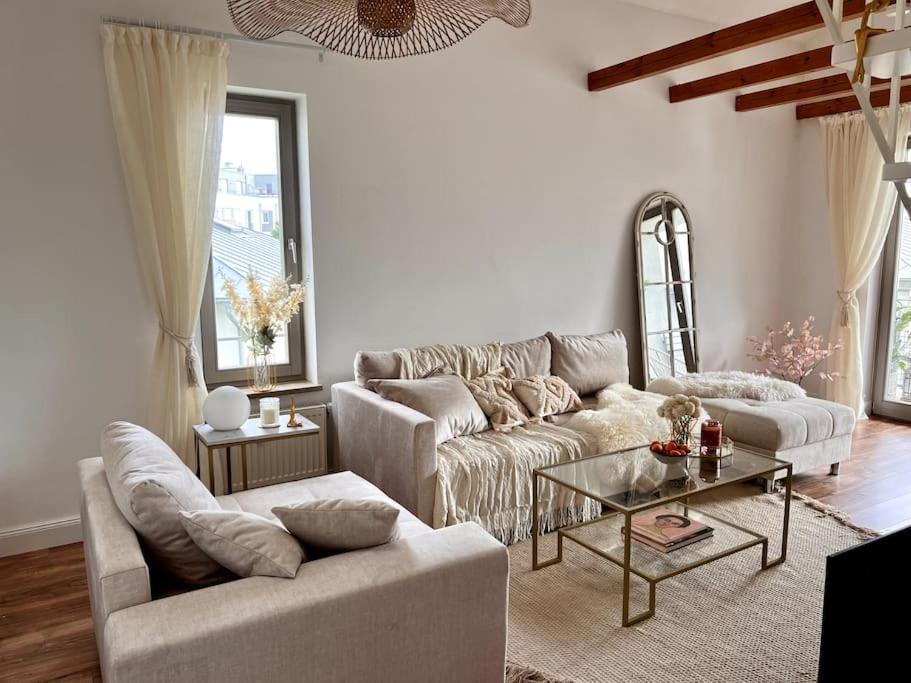 Bali Home Stylische Wohnung Mit Terrasse Schönefeld Dış mekan fotoğraf