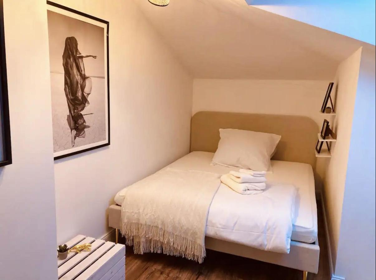 Bali Home Stylische Wohnung Mit Terrasse Schönefeld Dış mekan fotoğraf